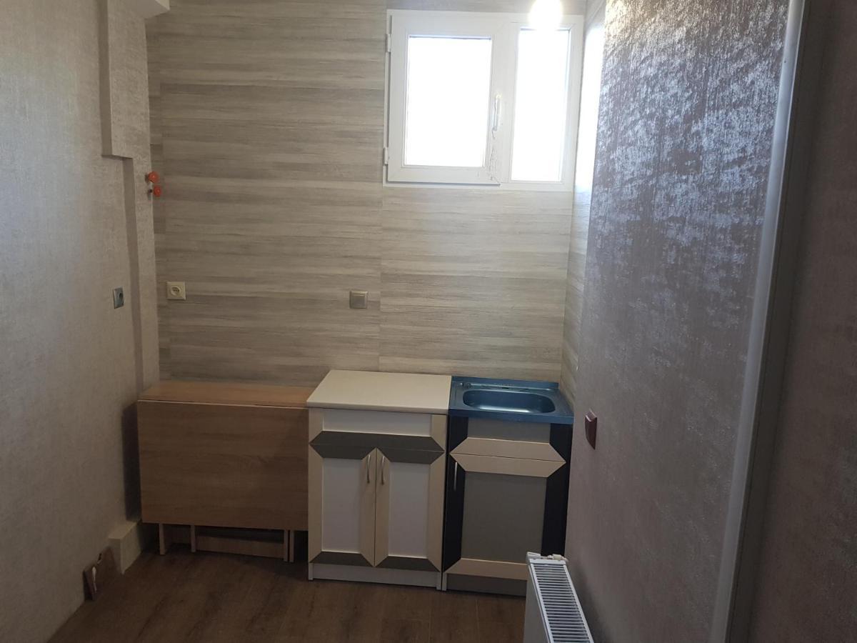 Solo Budget Apartment Tbilisi Exterior foto